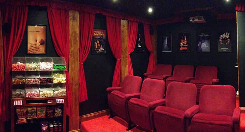 She shed movie house