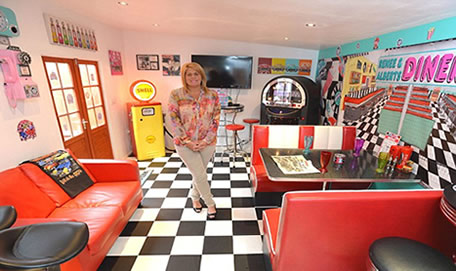 she shed diner inside