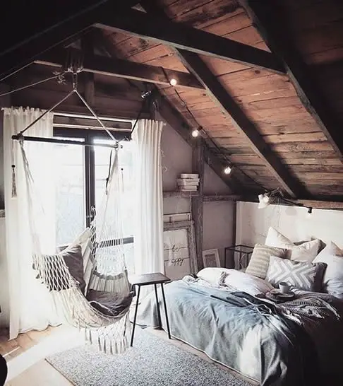 Laid back she shed bedroom